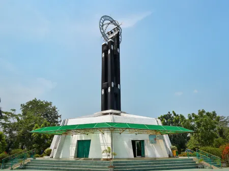 Ibis Pontianak City Center Отели в г. Bansir Laut