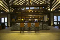 Gongga cliff Hot Spring Hotel - Baarit