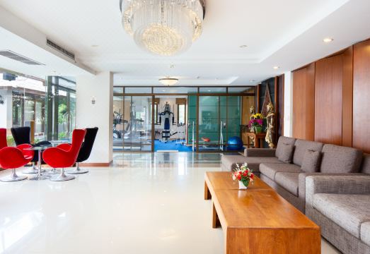 Lasalle Suites and Spa Over view