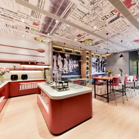 Ibis Hotel (Guangzhou pazhou Convention and Exhibition Center Haizhu Wetland Park) Отели рядом с достопримечательностью «Весенняя кантонская ярмарка»