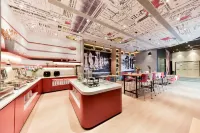 Ibis Hotel (Guangzhou pazhou Convention and Exhibition Center Haizhu Wetland Park) - bar