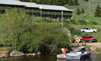 Lake View Suites
