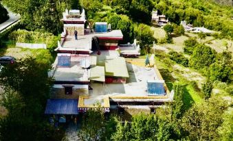 Bobocuo Tibetan Hostel