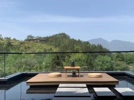 Villa-BlueTree Boutique Guesthouse Отели рядом с достопримечательностью «Gaoqian Ancient Residence»
