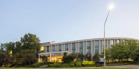 Rydges Canberra, an EVT hotel Отели рядом с достопримечательностью «Бёрли-Гриффин»
