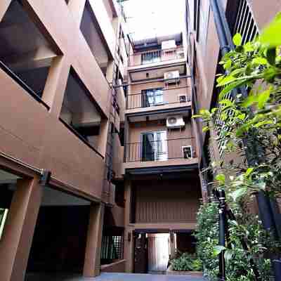 นิลักขณ์ เฮาส์ ท่าพระ Hotel Exterior