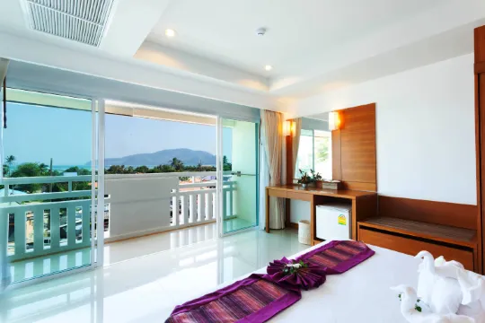 Deluxe Semi Sea View Room