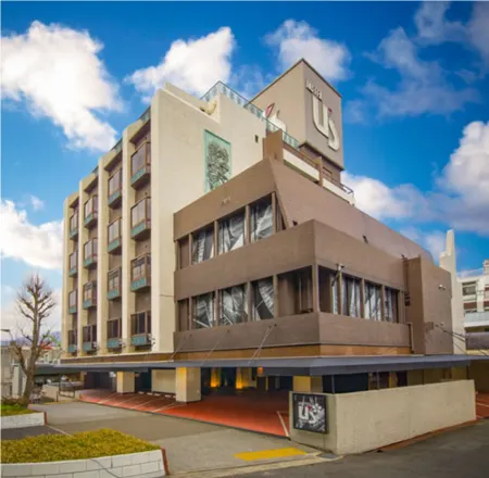 Hotel U's Kouroen Отели рядом со станцией JR Koshienguchi station