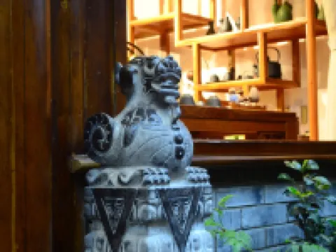 West Street Homestay (Dujiangyan Scenic Area South Bridge Branch) Hotels near Erwang Temple