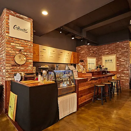 Towerhill Hotel Отели рядом с достопримечательностью «Галерея «604»»