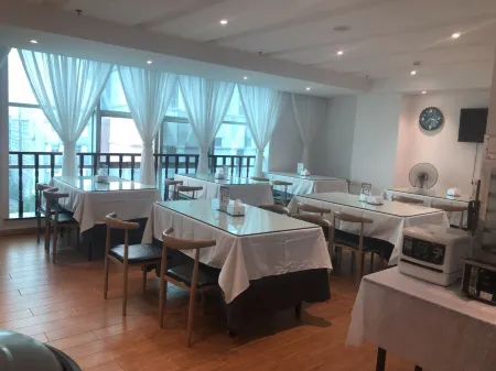 GreenTree Inn (Nanchang Railway Station Bayi Square Ding Road South Metro Station)