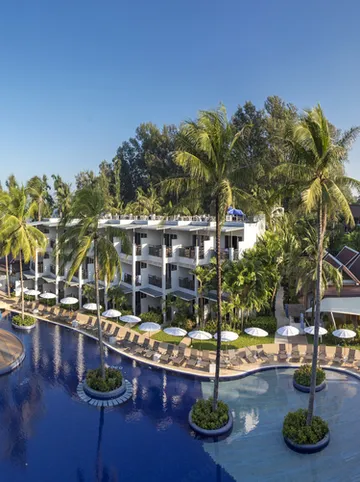 รูปภาพของซันวิง บางเทา บีช