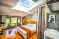 Chongdugou Waterscape Hotel