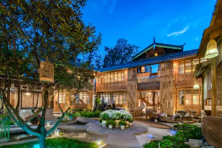 zaiyunduankezhan（lijisngshuheguzhendian） Отели рядом с достопримечательностью «The Ancient Town of Shuhe»