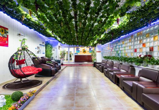 Super 8 Hotel (Beijing Guozhan Liufang Subway Station) Hotel Overview