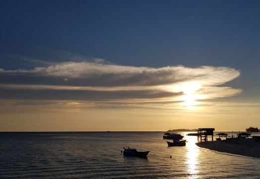 수테라 @ 만타나니 아일랜드 리조트 & 스파의 해변 야경