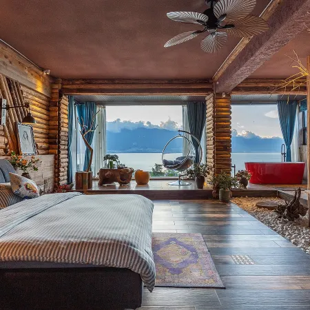 Yuehui Lake View Art Guesthouse