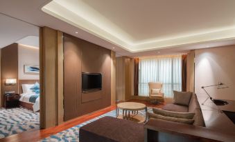 Crowne Plaza Dalian Sports Center(Dalian North Railway Station)