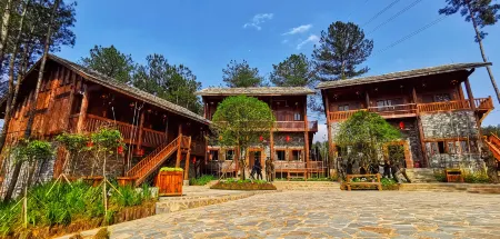 Yishanhai Mountain Residence (Guiding Gluge Sang Scenic Area)