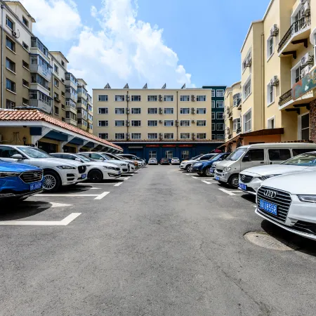 Yake Town Holiday Hotel