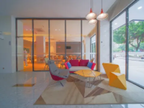 Borrman Hotel (Zhaoqing Sihui Tianguangxu Jade City)