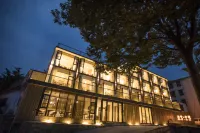 Qingxin · Rushi Inn