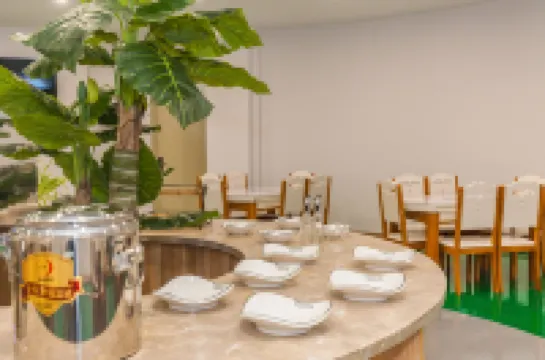 GreenTree Inn Zhixun (Dalian Zhoushuizi Airport Xinzhaizi Metro Station)