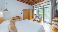 Floral Hotel · Yi Jia Mogan Mountain Hotels in Huzhou