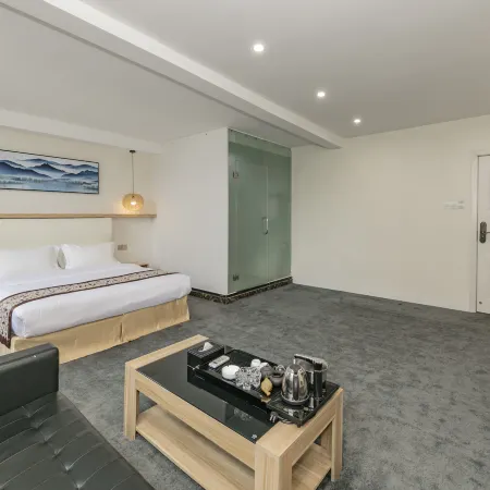 Yiren Business Hotel Hotels in Luoyuan