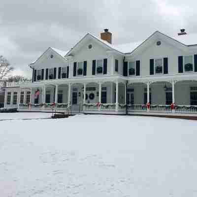 The Quogue Club Hotel Exterior