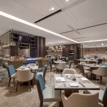 HOWARD JOHNSON DOWNTOWN HOTEL CHONGQING Отели рядом с достопримечательностью «Площадь Звездного Флота»