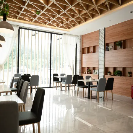 Xian Hotel (Hezhou Municipal Plaza Store)