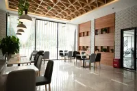 Xian Hotel (Hezhou Municipal Plaza Store)