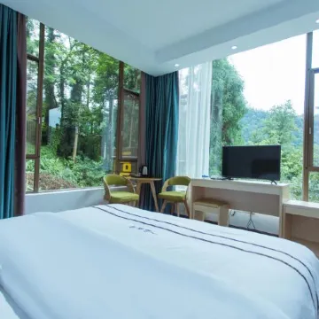 Emeishan Yipin Hotel (Qingyin Pavilion Scenic Area) Hotels near Qingyin Pavilion