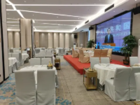 Tianguo Light Luxury Apartment Hotel (Foshan Dali Linli Square)