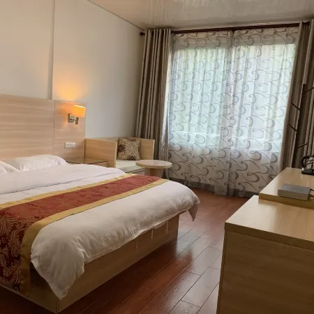 Longsheng Hillside Homestay (Wenquan Tourism Resort Fengyu Bridge)