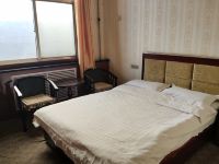 灵台嵘泰宾馆 - 标准大床房