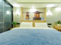 巴里岛假日酒店(重庆江北国际机场店) - 精致大床房