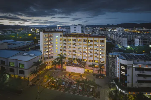 Golden Phoenix Hotel