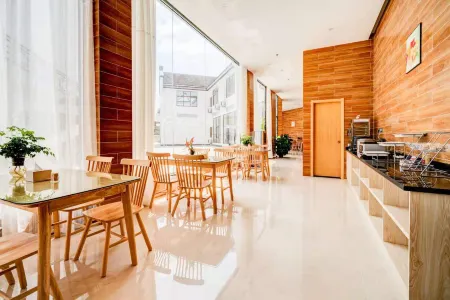 7 Days Premium (Liancheng Guanzhi Mountain) Отели рядом с достопримечательностью «Shimen Lake»