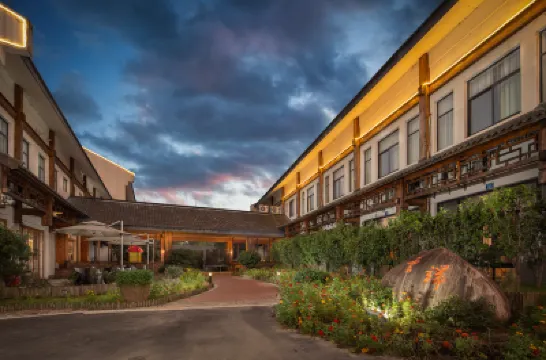 Cloud CLOUD Southeast Asia Holiday Beauty Hotels near China Bamboo Expo Park