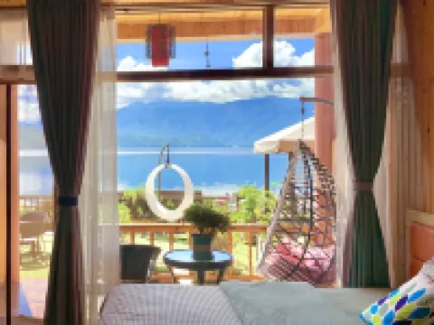 Lugu Lake Cloud - Sea Stacked Courtyard