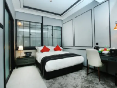 Stanton Hotel Hotels near Borneo Trading Post