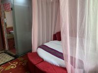 8天主题公寓(广州广工龙洞校区店) - 浪漫主题圆床房