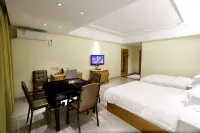 Bincheng Hotel (Dongxing National Gate Scenic Area Port)
