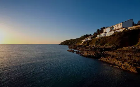 Cliff House Hotel Отели рядом с достопримечательностью «Dungarvan Castle»