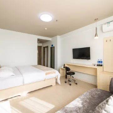 Dalian Aojia Business Boutique