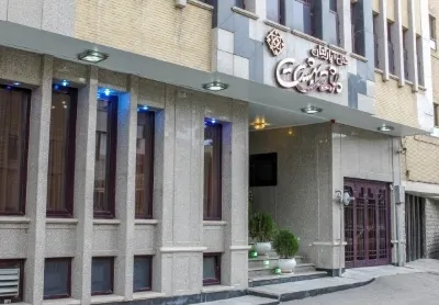 Hasht Behesht Isfahan Hotels near Si O Se Pol Bridge