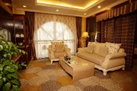 Xingren International Hotel - parking