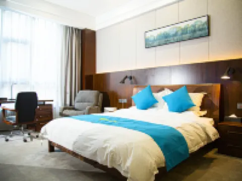 Runyuan Hotel Hotels in Luochuan County